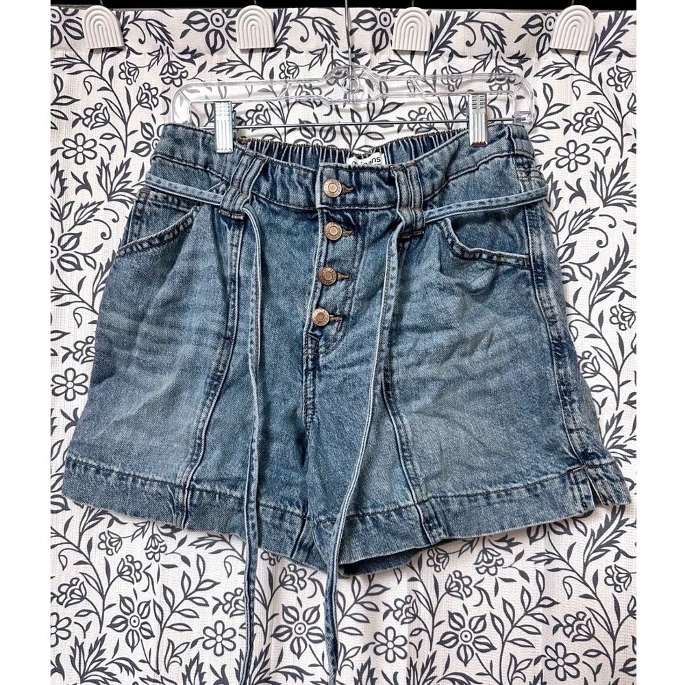 Maurices M Jeans High Rise Paperbag Waist‎ MOM Shorts Light Wash Button Fly 8